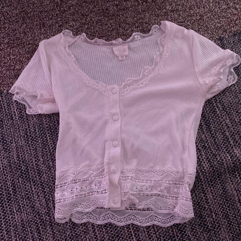 White laced c neck